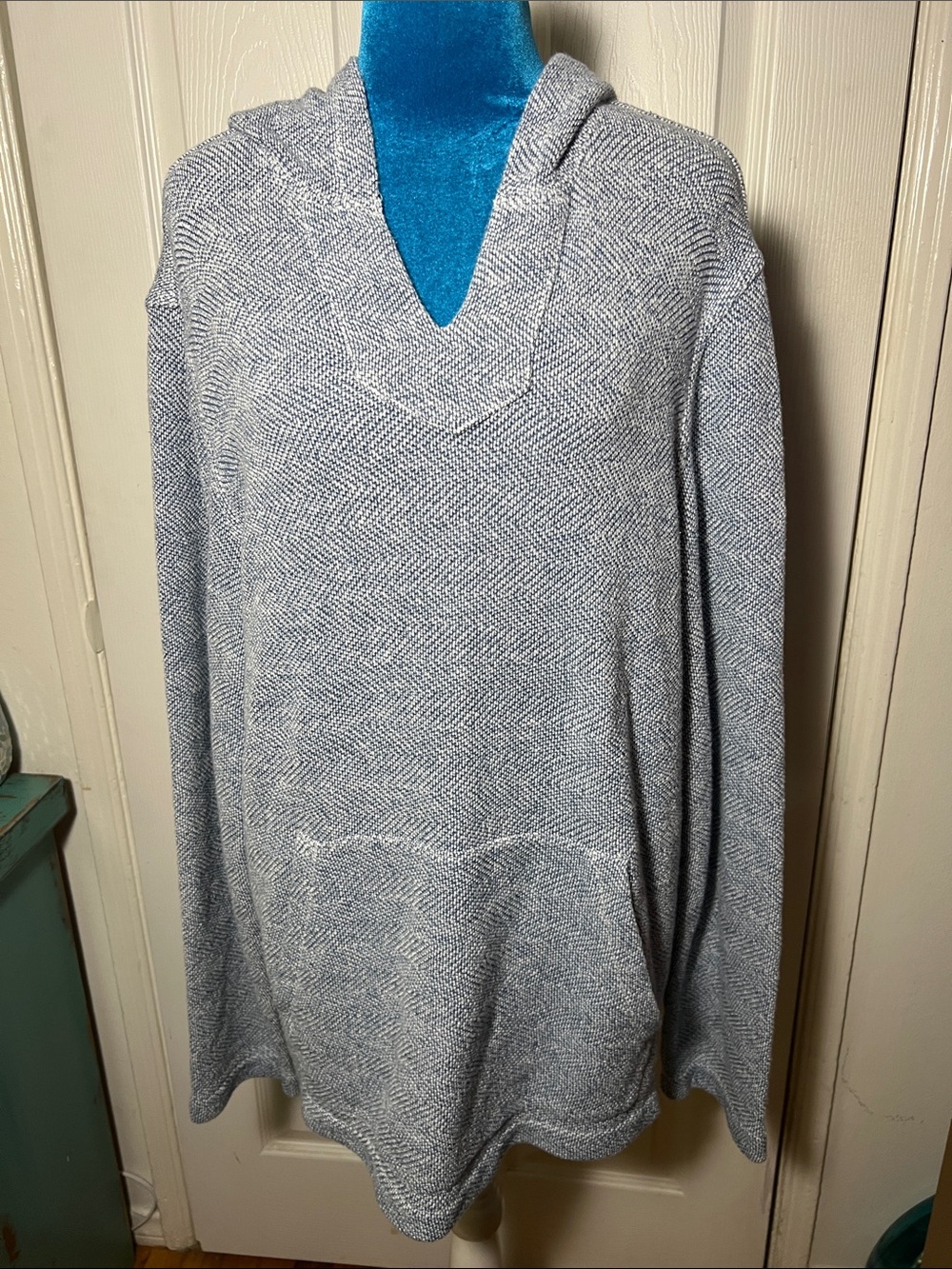 Faherty Light Blue Hooded Pullover Large Cozy